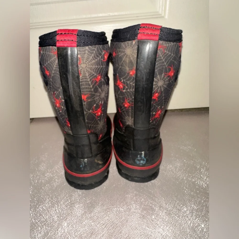 Bogs creepy crawly Black and Red Spiderweb Kids Rain & Snow Boots 9